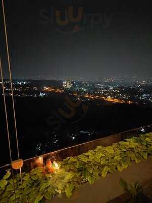 Skyline Best View Resto