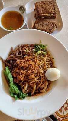 Old Town White Coffee The Breeze