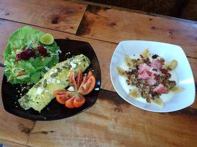 Ings Garden Cafe And Bar Gili Air