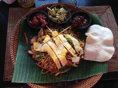 Drops Resto & Lounge