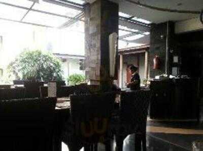 Drops Resto & Lounge