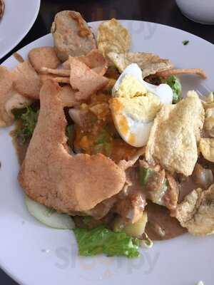 Gado Gado Boplo Tebet