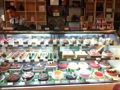 Almondtree Cakes & Pastries