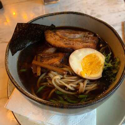 Hoi Polloi Craft Beer Garden