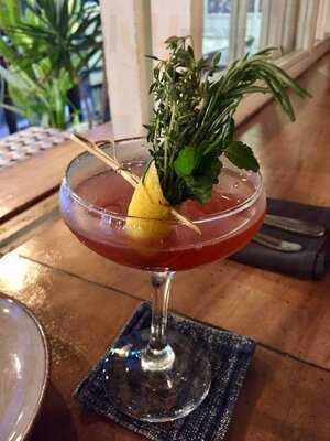 Hoi Polloi Craft Beer Garden