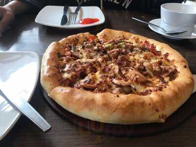 Pizza Hut - Pemuda