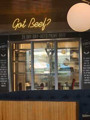 Henry's Grill & Bar