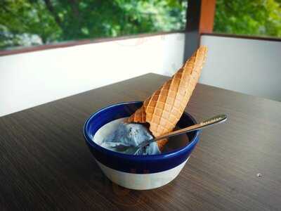 Three Folks (cilandak)