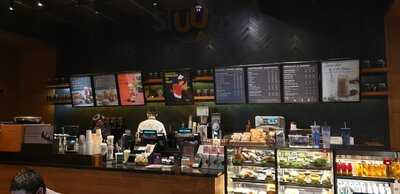 Starbucks Phinisi Point