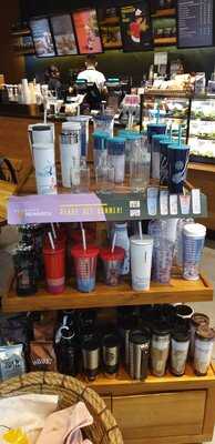 Starbucks Phinisi Point