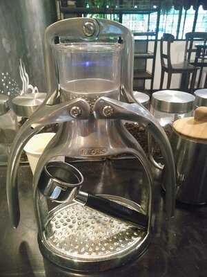 Swalayan & Warung Kopi Nusantara