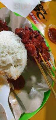 Sate Babi Bawah Pohon