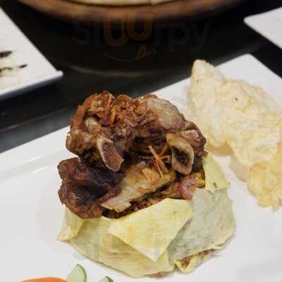 Bloeming Bar & Resto