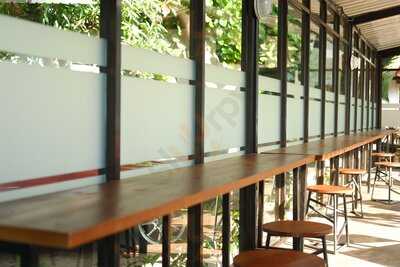 Jomo Coffee Eatery & Roastery