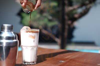 Jomo Coffee Eatery & Roastery