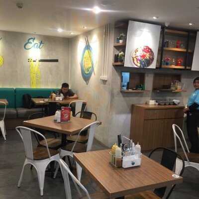 Bakmitopia Green Pramuka Square