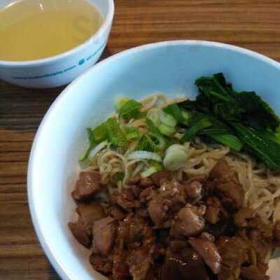 Bakmitopia Green Pramuka Square