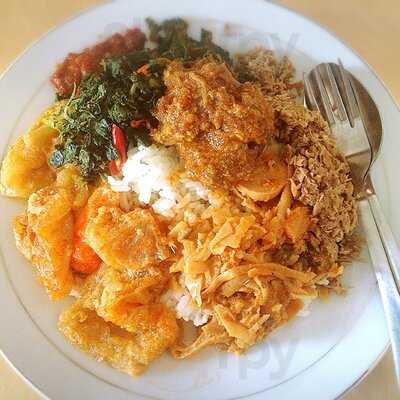 Angkringan Nasi Megono Pak Uban