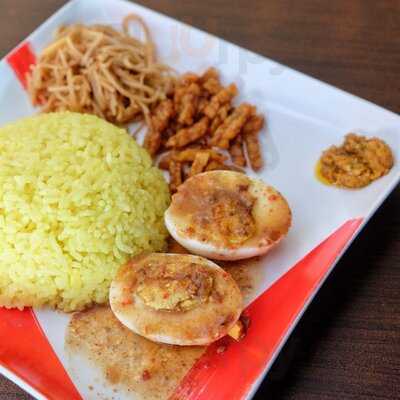 Nasi Kuning Ternate Yaya