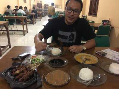 Warung Sate Kambing Pak Gino