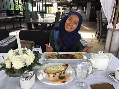 The Peak Resort Dining