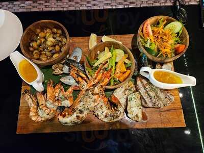 Rosso Vivo Dine & Lounge