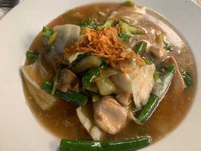 Lucky Dar Bar & Restaurant