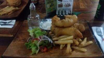 Lucky Dar Bar & Restaurant