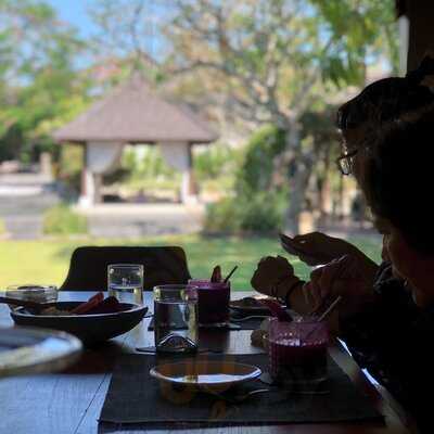 Herbs & Stones Garden Restaurant