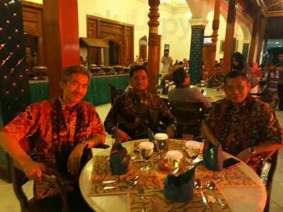 Ndalem Ngabean Resto & Butik