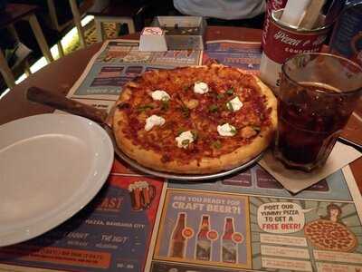 Pizza è Birra Sports Bar Setiabudi One