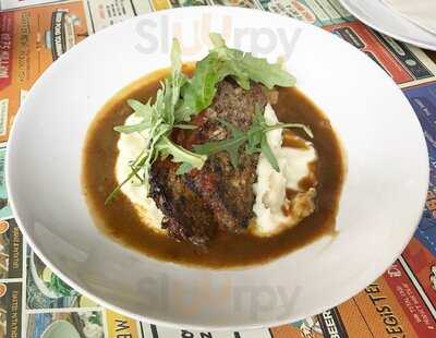 Pizza è Birra Sports Bar Setiabudi One