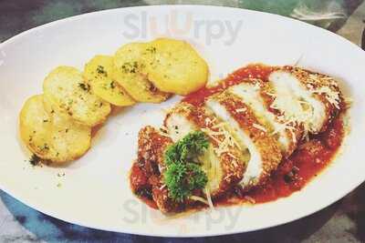 Pizza è Birra Sports Bar Setiabudi One