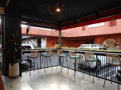 Skooby Hotdogs & Burgers