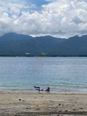 Scallywags Beach Club