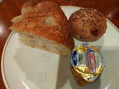 Signatures Restaurant