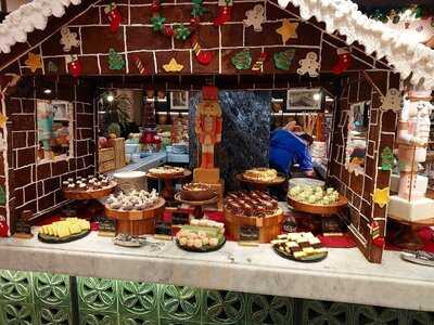 Signatures Restaurant