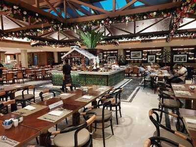 Signatures Restaurant