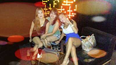 Tiga Puluh Music Bar + Lounge