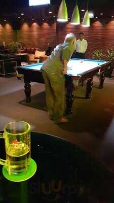 Tiga Puluh Music Bar + Lounge