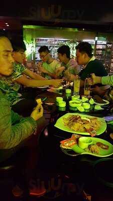 Tiga Puluh Music Bar + Lounge