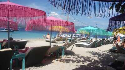 Chill Out Bar & Bungalows