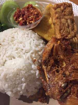 Food Place Rumah Mode