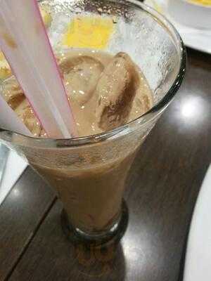 Pizza Hut - Giant Ciledug