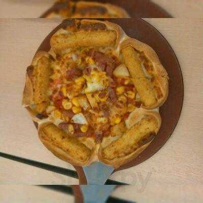 Pizza Hut - Giant Ciledug