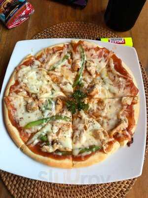 Legend Bar & Restaurant