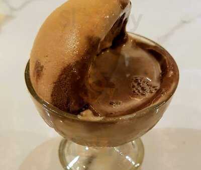 Lind's Ice Cream & Resto