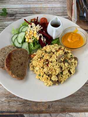 Earth Cafe & Market Seminyak