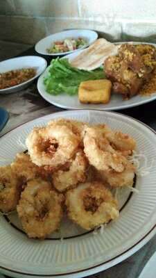 Demang Restaurant & Coffee Lounge