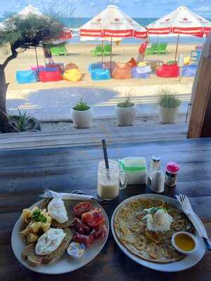 The Champlung Bar & Restaurant